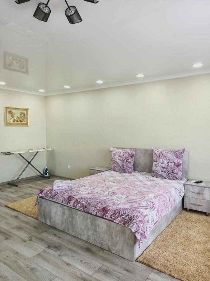 Apartnew In City Centr Ust-Kamenogorsk ภายนอก รูปภาพ
